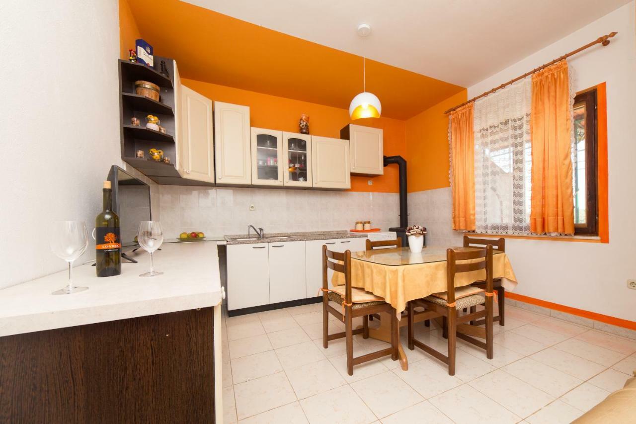 Guest House Pelja Plano Luaran gambar