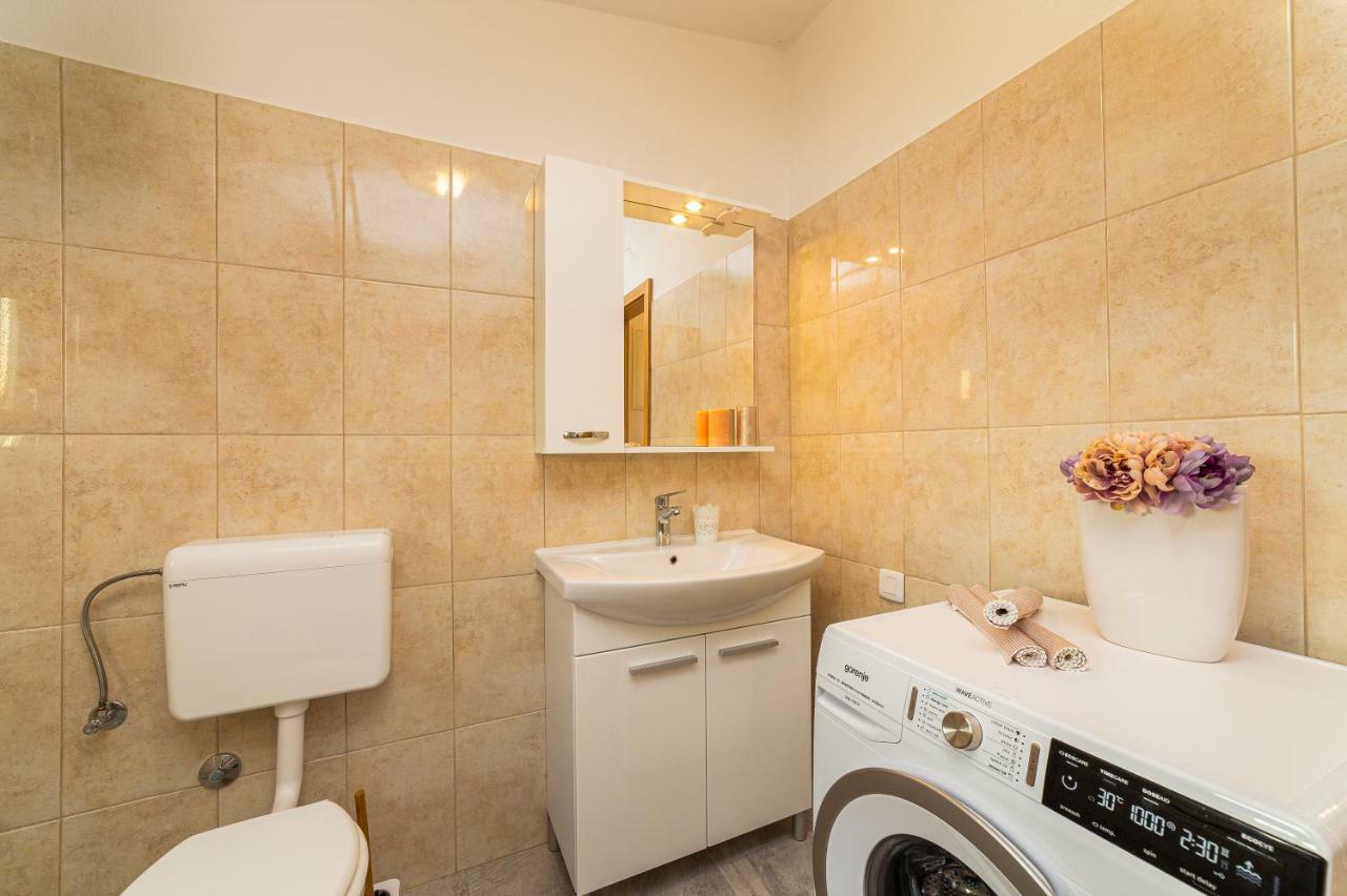 Guest House Pelja Plano Luaran gambar